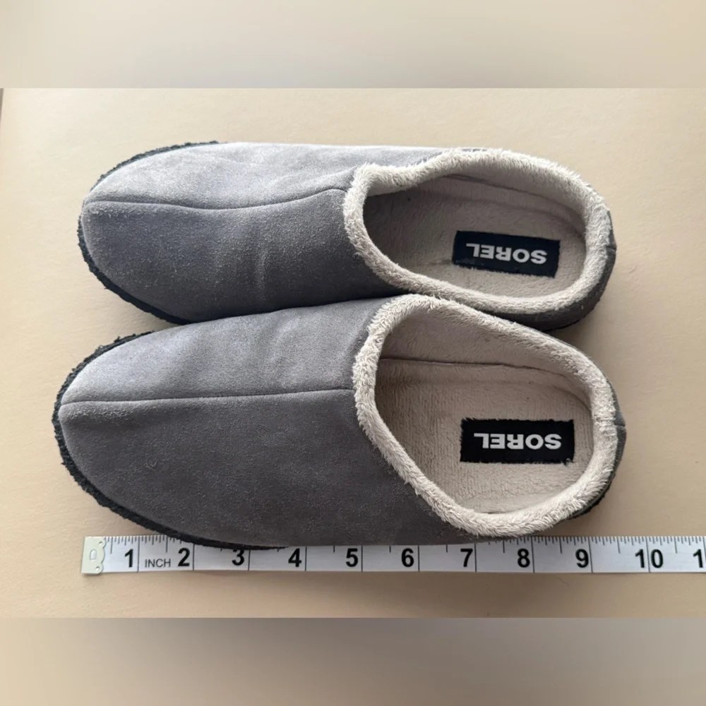 Sorel big kids Gray Slippers